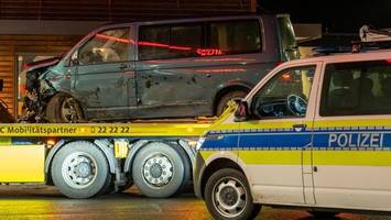 Autofahrer baut Unfall und verschwindet spurlos