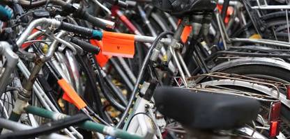 Städte müssen mehr Fahrradleichen und Schrottautos entsorgen