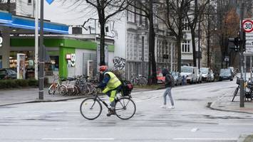 Greenpeace-Aktivisten wollen Fahrspur in Rotherbaum blockieren