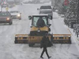 60 Millionen Menschen gewarnt: Heftiger Wintersturm sorgt für Rekord-Schneefall in USA