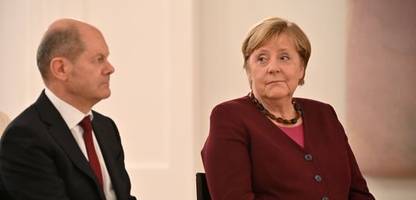 Olaf Scholz hat in Angela-Merkel-Memoiren Freiheit bisher nur gestöbert