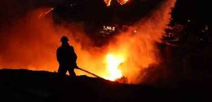 Kalifornien, Pacific Palisades: Waldbrand bei Los Angeles schlägt Tausende in die Flucht