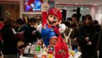 auffälliger geht es kaum: dieb spaziert in super-mario-kostüm aus dem laden