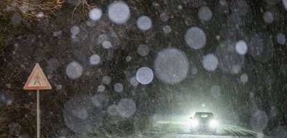 Wetter in Deutschland: Neue Schneeschauer erwartet – Warnung vor Glättegefahr