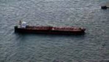 tanker-havarie: havarierter Öltanker kommt auf reede vor sassnitz auf rügen