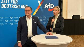 AfD-Parteitag: Aufstehen für Weidel: AfD kürt erstmals Kanzlerkandidatin