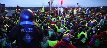 Proteste zum AfD-Parteitag in Riesa gestartet