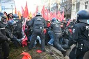 Luxemburg-Liebknecht-Demo in Berlin: Eskalation bei Traditionsumzug