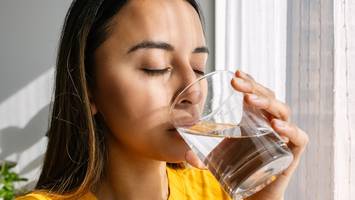 Erfunden oder fundiert? - 10.000 Schritte, 2 Liter trinken, frühstücken – was wirklich gesund ist