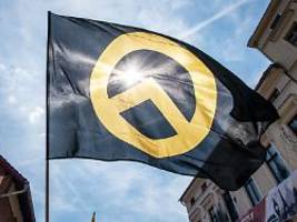selbstverschulder formfehler: identitäre bewegung scheitert bei zulassung zur bundestagswahl