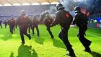 polizeikosten: nun hat der fußball ein problem