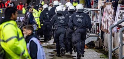 Deutsche Fußball Liga: Länder dürfen Bundesliga-Vereine für Polizei-Einsätze zur Kasse bitten