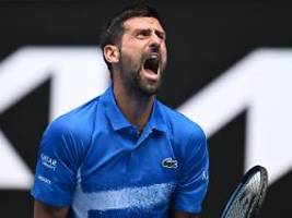 alcaraz macht kurzen prozess: djokovic schenkt satz her und sackt dann federer-rekord ein