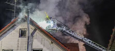 Erste Begehung nach Hausbrand: „Es ist nichts mehr zu retten“