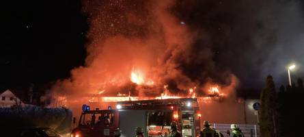 Großbrand im Parkhaus war Brandstiftung: Kripo hat drei Jugendliche im Verdacht