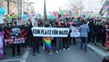 kulturhauptstadt europas: demos zur eröffnungsfeier in chemnitz