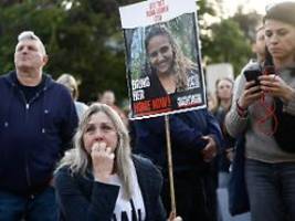 Rotes Kreuz nimmt sie in Empfang: Waffenruhe: Hamas lässt drei israelische Geiseln frei