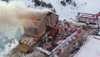 Über 30 Verletzte - Feuer in der Nacht: Zehn Tote bei Hotel-Brand in türkischem Skigebiet