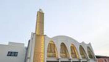 moscheebau: hamburger ahmadiyya-gemeinde stellt umgebaute moschee vor
