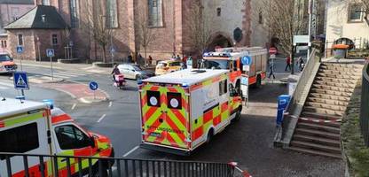 aschaffenburg: gewalttat im park schöntal – polizei im großeinsatz