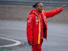 Neue Ära, erste Runden in Rot: Emotionaler Hamilton macht Ferrari-Fans völlig wuschig