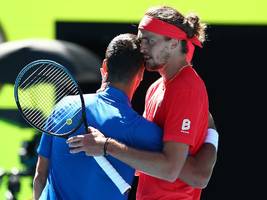 Australian Open: Djokovic muss aufgeben - Zverev im Finale