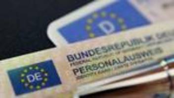 extremismus: reichsbürger geben ausweise zurück - prüfung eingeleitet