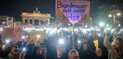 Demonstrationen gegen rechts in Berlin, Köln, Aschaffenburg und Halle