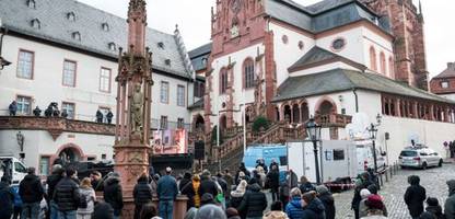 söder und faeser bei gedenkgottesdienst: aschaffenburg trauert um opfer von messerangriff