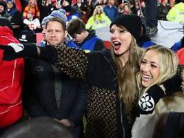 Epos, Rekorde, sieben Ohrfeigen: Taylor Swift flippt aus: Chiefs fordern Eagles im Super Bowl