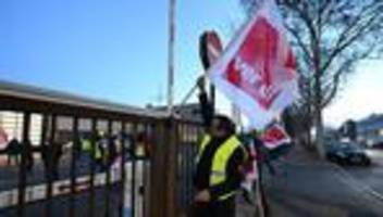 tarifkonflikte: warnstreiks im busverkehr in baden-württemberg