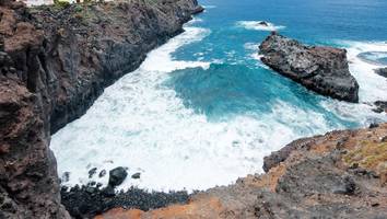Teneriffa - Welle reißt mehrere Touristen aus Naturpool ins Meer – ein Mann stirbt