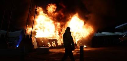 Champions League: Meterhohe Flammen – Feuer bricht vor Manchester Citys Stadion aus