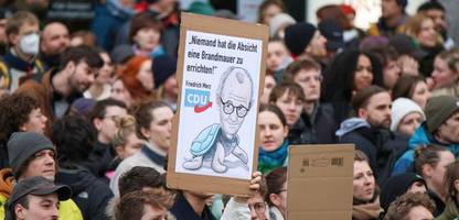 afd-protest: hunderte prominente aus kunst und kultur wenden sich gegen jede zusammenarbeit mit der afd