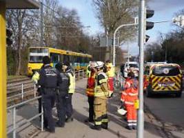 Tatverdächtiger ist erst 13: Zwölfjähriger im Streit vor Stadtbahn gestoßen - tot