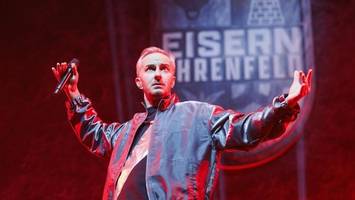 jan böhmermann in hamburg: „fritze merz, der assi“