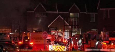 flugzeug stürzt in philadelphia in belebter gegend ab
