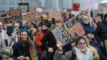 65.000 werden laut gegen Merz – weitere Demos bereits angekündigt