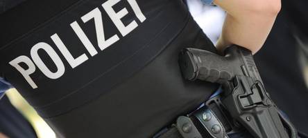 Polizei fasst Mann mit zahlreichen falschen Pässen – dem gelingt die Flucht