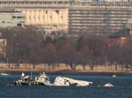 55 Leichen geborgen: Verbliebene Potomac-Opfer werden tief im Wrack vermutet