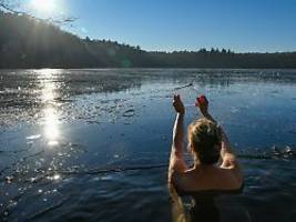 Einfach eisig eintauchen?: Was kaltes Wasser für die Gesundheit bringt