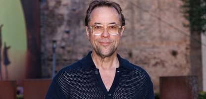 jan josef liefers über schlaf und wiederkehrende träume bei schauspielern