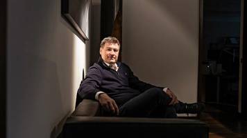 Alex Sator: Dieser Gründer streitet sich mit der Telekom