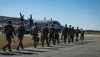 gefangenenlager guantanamo: usa beginnen mit abschiebeflügen nach guantanamo