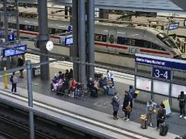 Wochenlange Sperrungen: Bauarbeiten legen Berliner Hauptbahnhof teilweise lahm