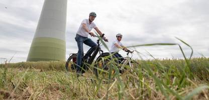 friedrich merz wandelt sich vom easy rider zum e-bikefahrer