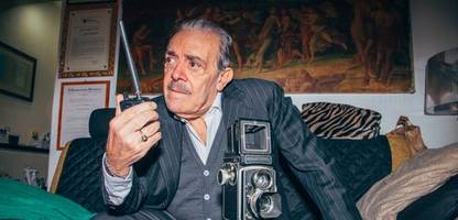 Rino Barillari: Der König der Paparazzi wird 80 und jagt weiter nach Bildern