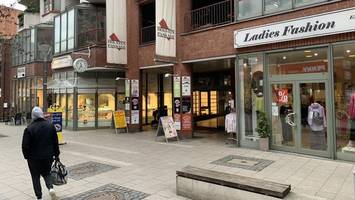 verdacht auf drogenhandel und glücksspiel in lohbrügger bar