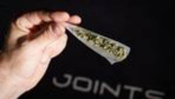 drogenkriminalität: amnestie-regelung zu cannabis: straferlass in 699 fällen