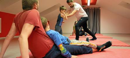 „raufen ist ein grundbedürfnis“: hier lernen kinder fair zu kämpfen